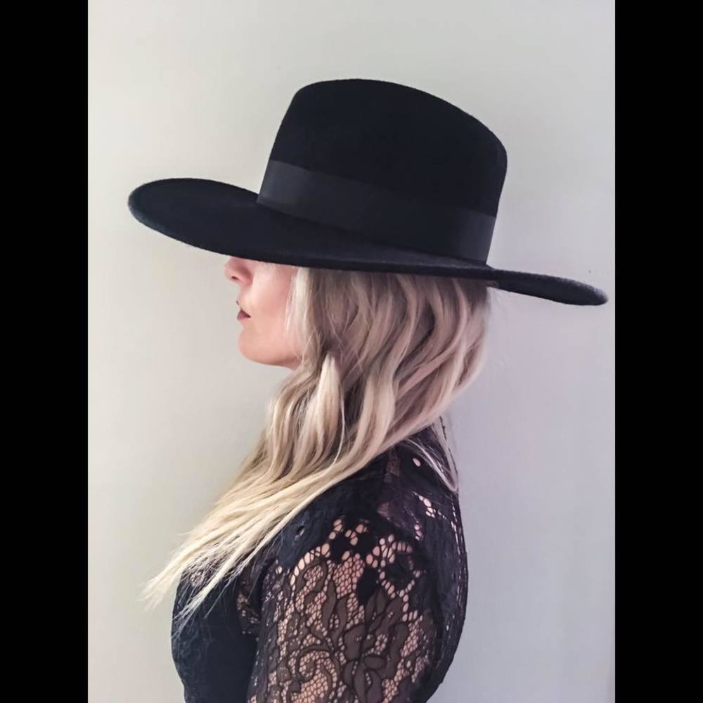 Meet your Posher, Brooke
